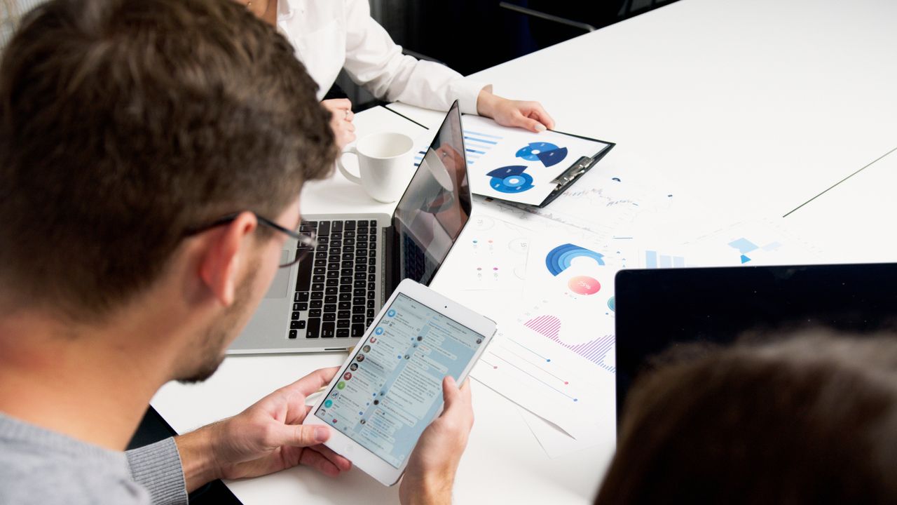 Perbedaan CRM dan ERP