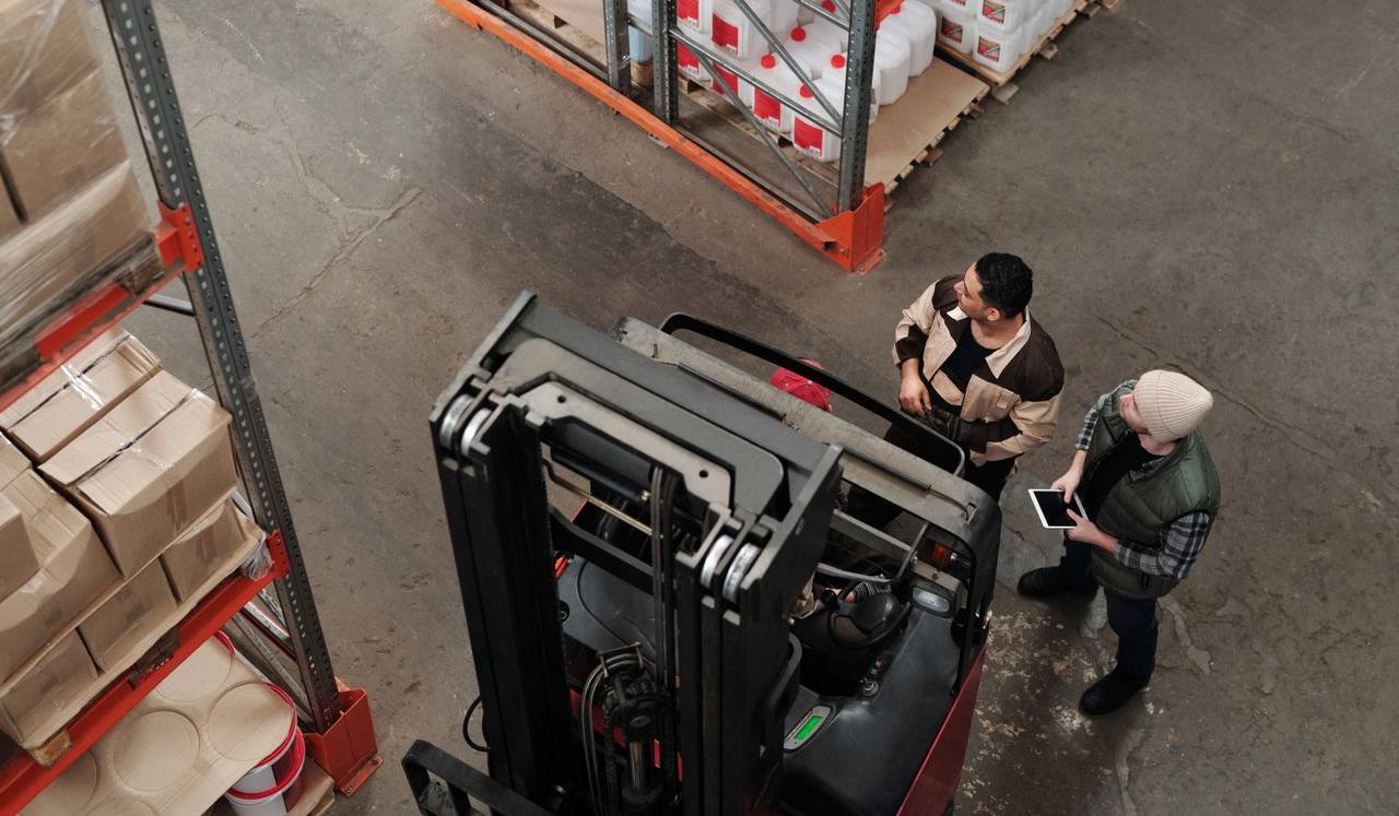 ERP Berbasis AI Untuk Bisnis