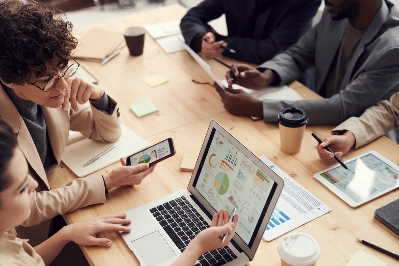 Odoo ERP adalah sistem terintegrasi untuk operasional bisnis